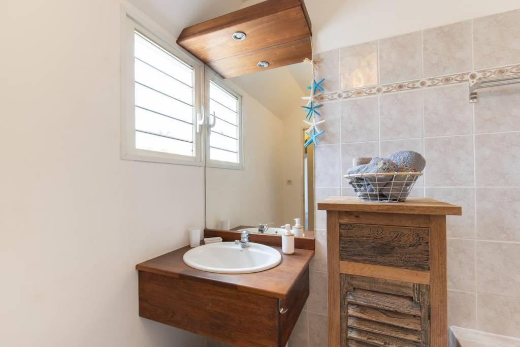 Appartement Le Bénitier à Saint-Gilles Les Bains Extérieur photo